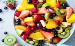 Salada de frutas tradicional: Receita fácil e deliciosa para você saborear