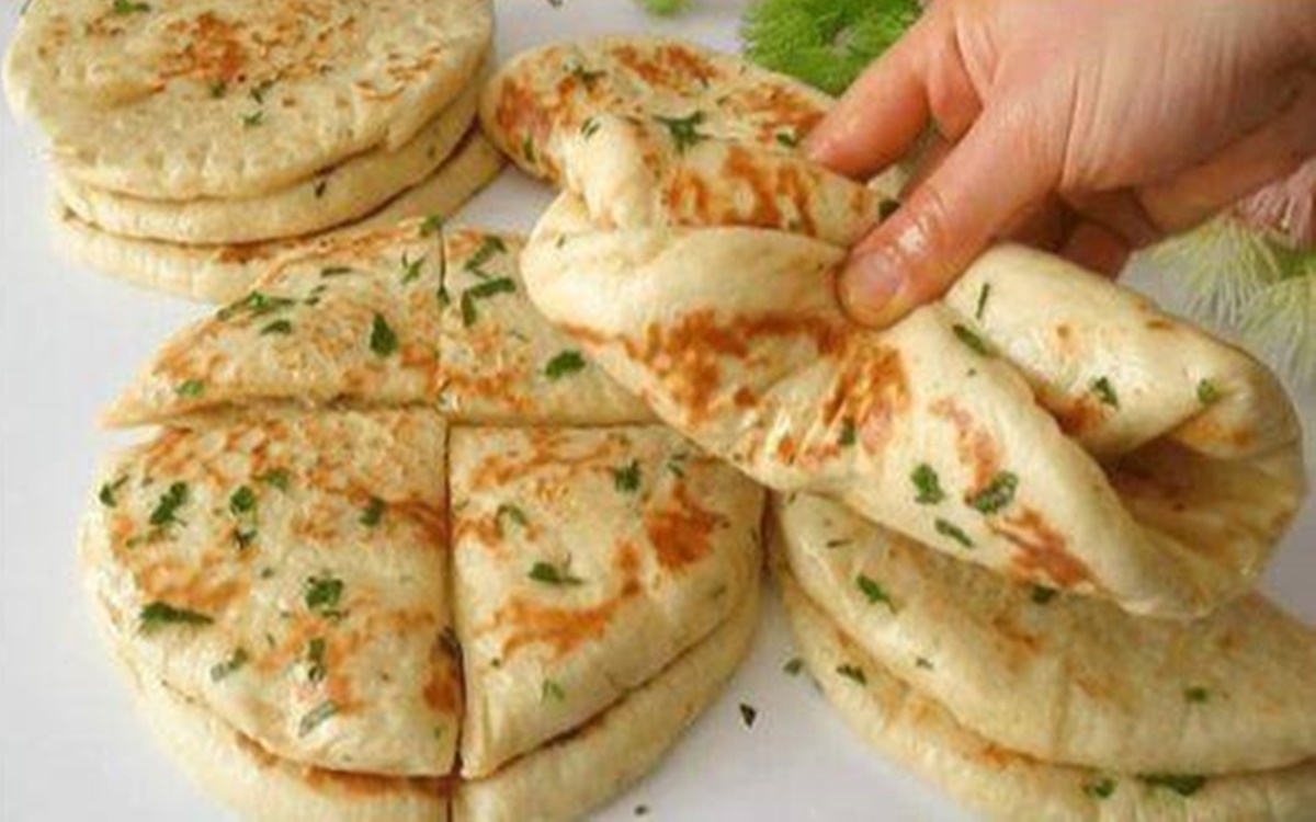 foto de pães turcos de frigideria