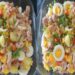 imagem com dois pratos iguais de salada russa